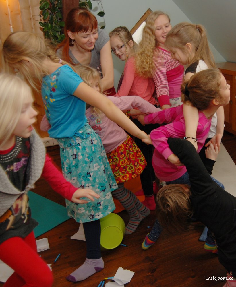 Laste-jooga-talvelaager-2014-17.jpg